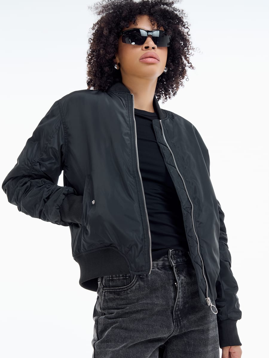 Демисезонная куртка бомбер