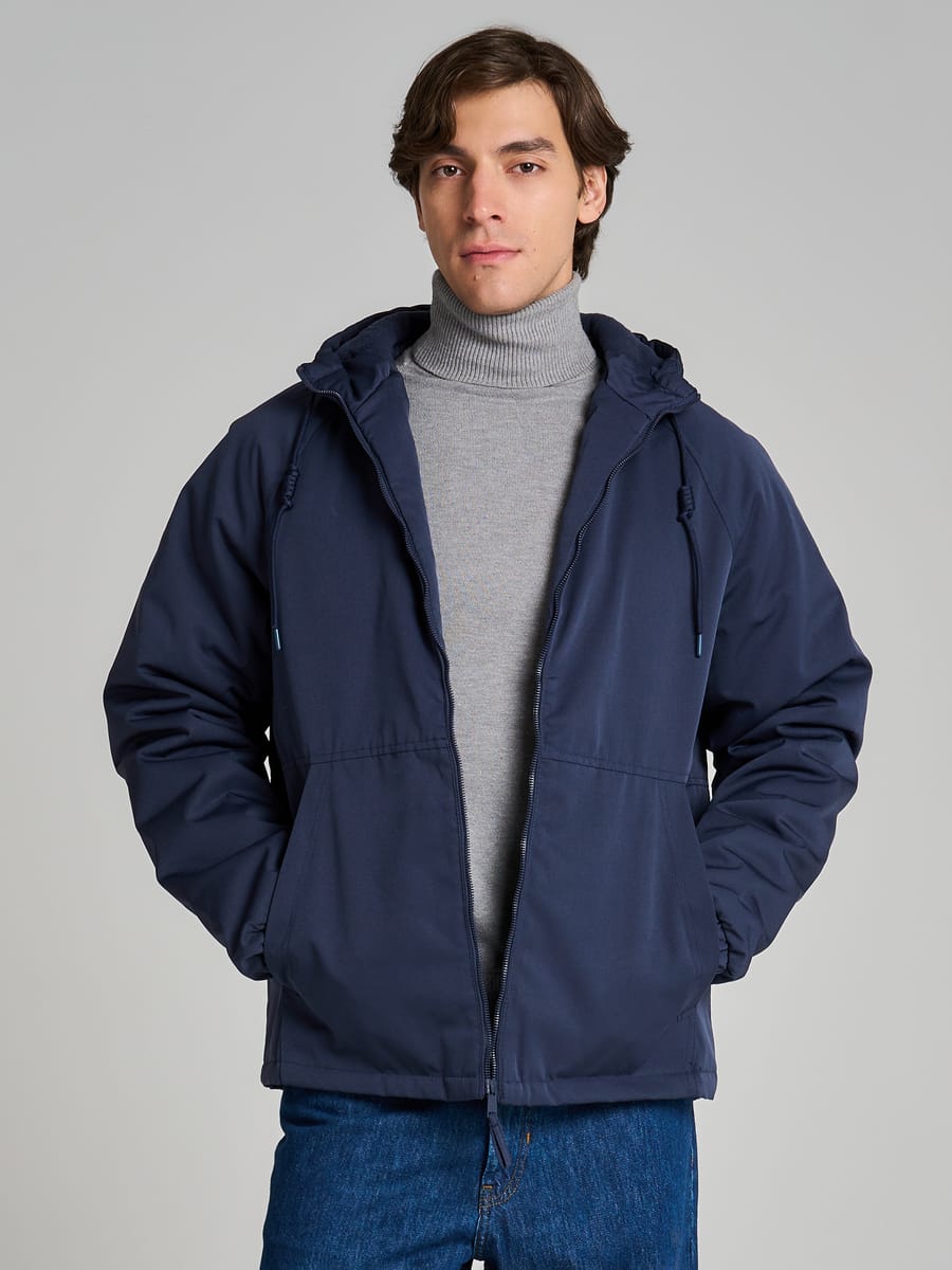 Демисезонная куртка с капюшоном