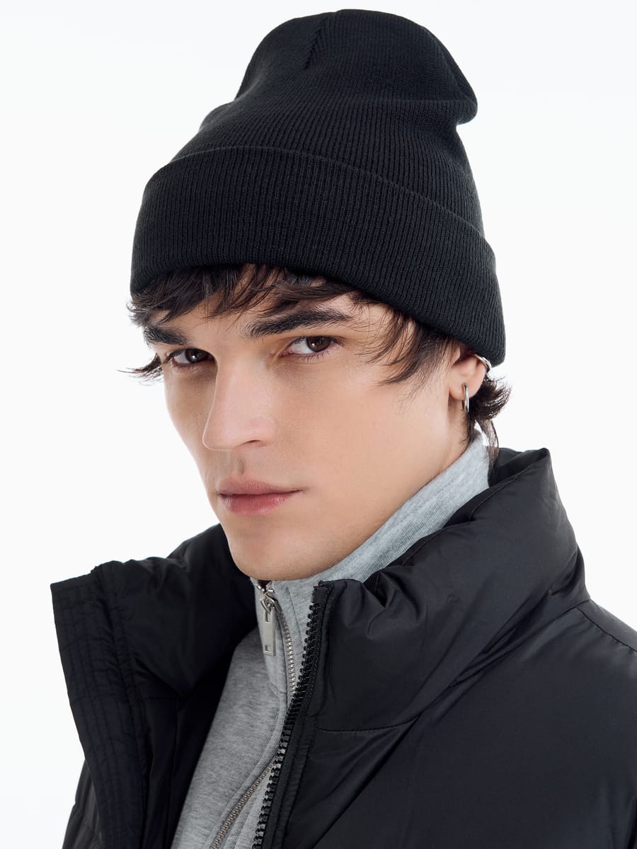 Трикотажная демисезонная шапка бини